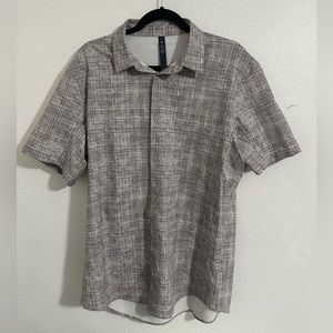 Lululemon short sleeve shirt - Large